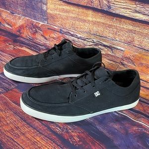 DC Canvas Men’s Shoes Size 10.5